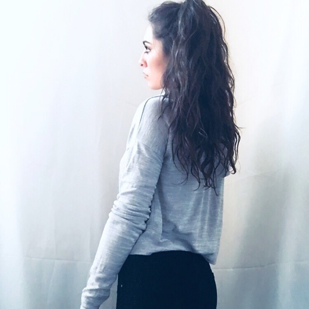 Comfy grey sweat shirt